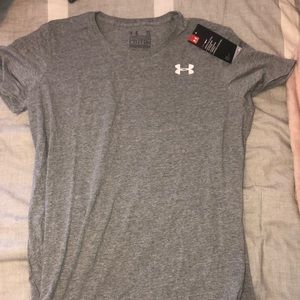 UNDER ARMOUR T-shirt